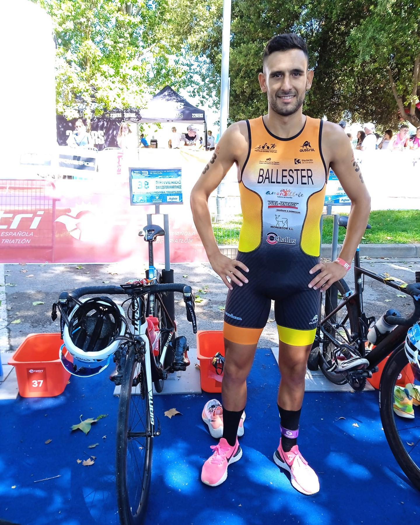 Adriana y Bienvenido en el campeonato de España de triatlón élite
