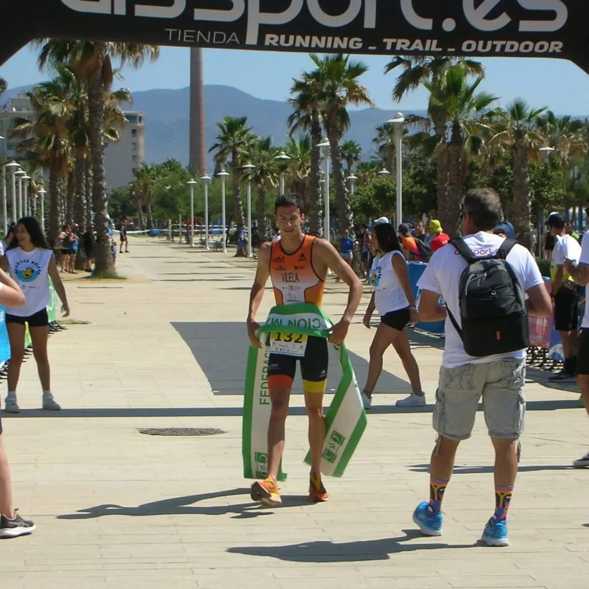 Hugo Viela campeón en el acuatlón de Málaga