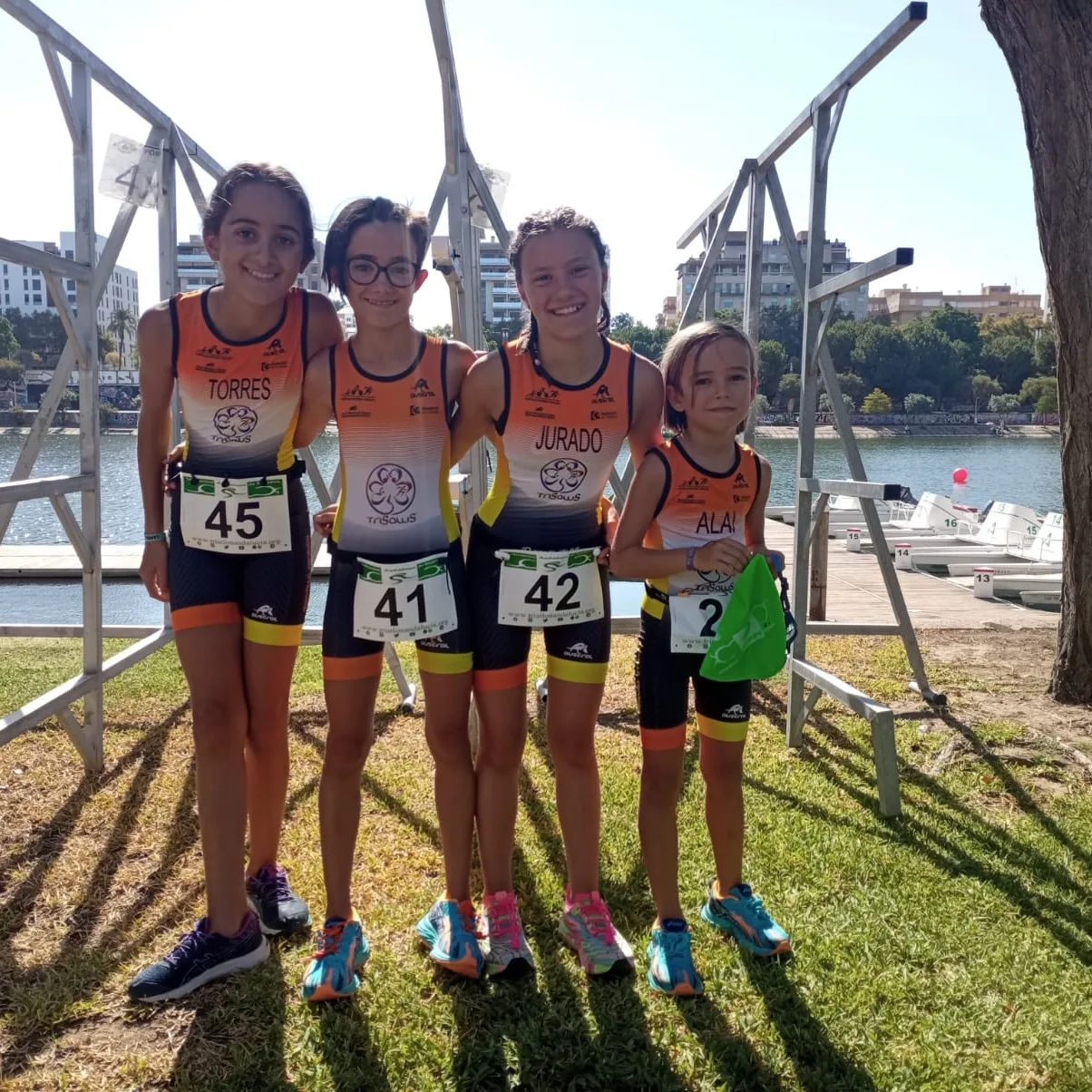 Nahikari Blanco campeona alevín femenina de acuatlón de Andalucía