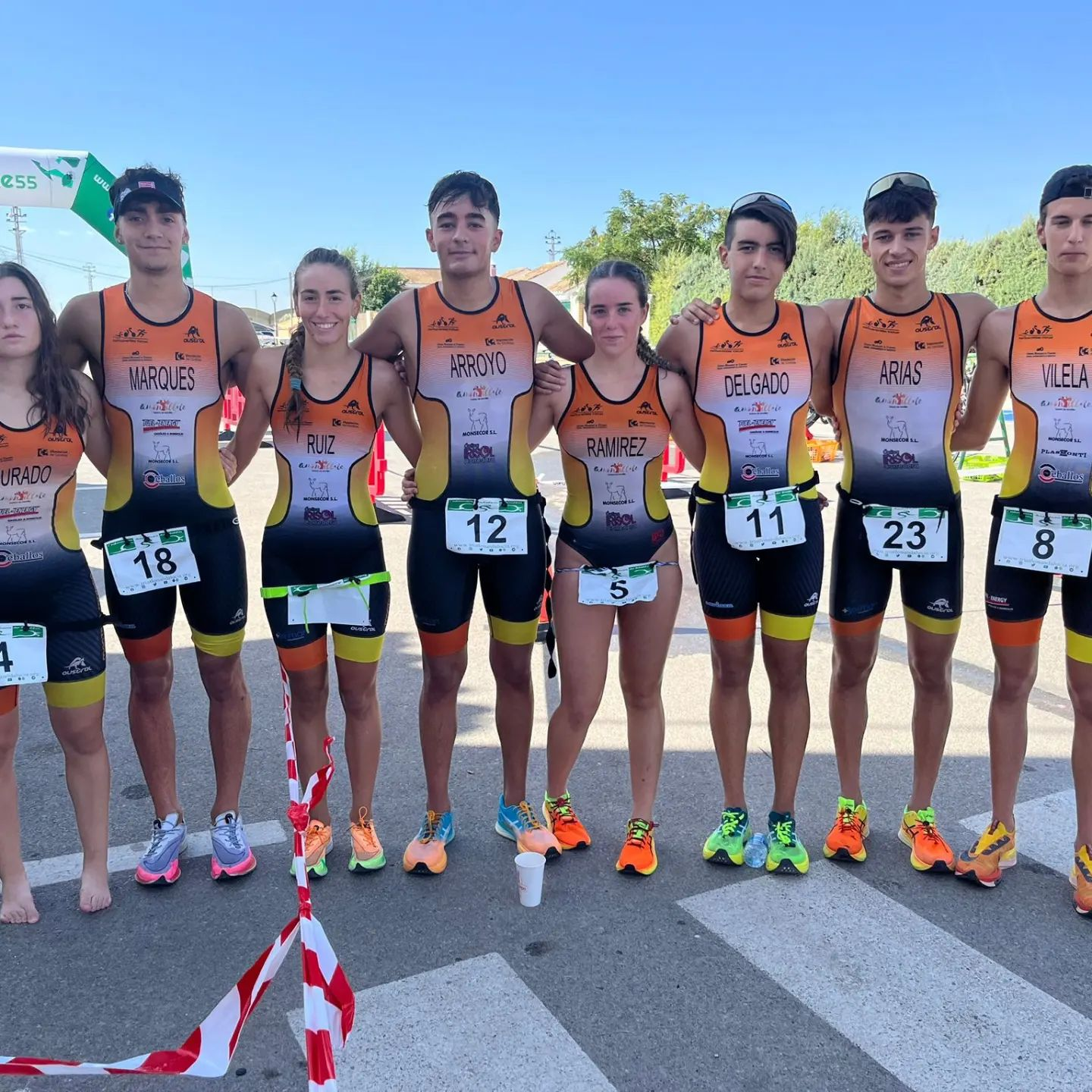 Pozo Alcón se viste de naranja y amarillo