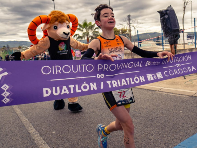 Nahikari Blanco vence en el circuito andaluz de duatlón en categoría infantil
