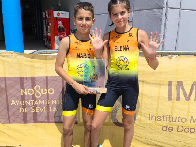 Un cumpleaños muy especial para Elena en el triatlón de menores de Sevilla