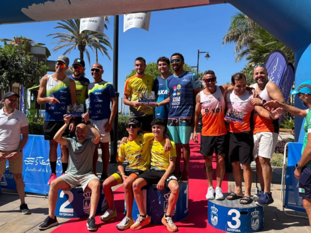 Primeros por equipos en el triatlón de Estepona