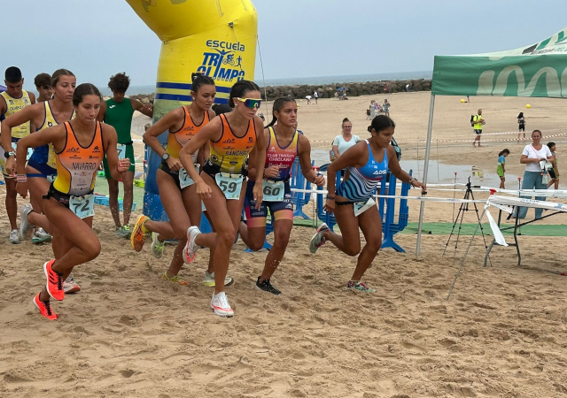 Gran actuación de los nuestros en el acuatlón de menores en Cádiz