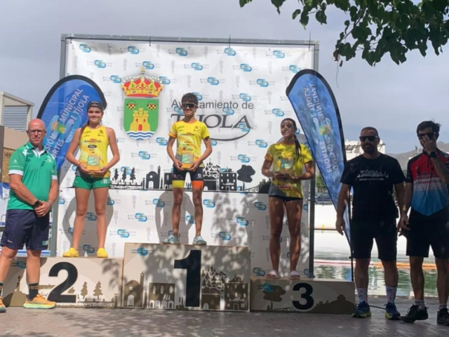 Tíjola se viste de naranja y amarillo con nuestra escuela