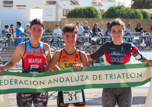 Nahikari Blanco reina del duatlón cross infantil Andaluz en Garrucha