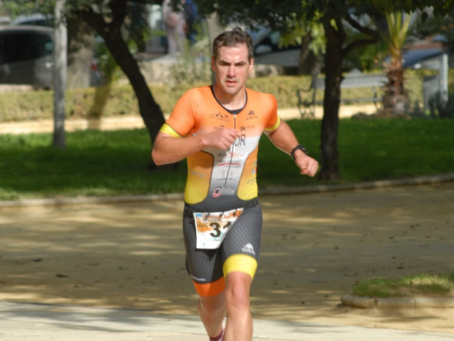 Excelente actuación de Aitor en el duatlón de Baena
