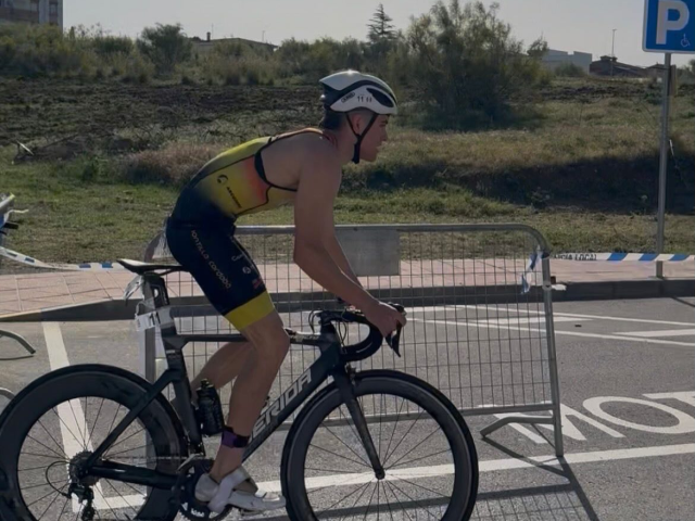 Dos metales para nuestros chicos en el triatlón de Arcos