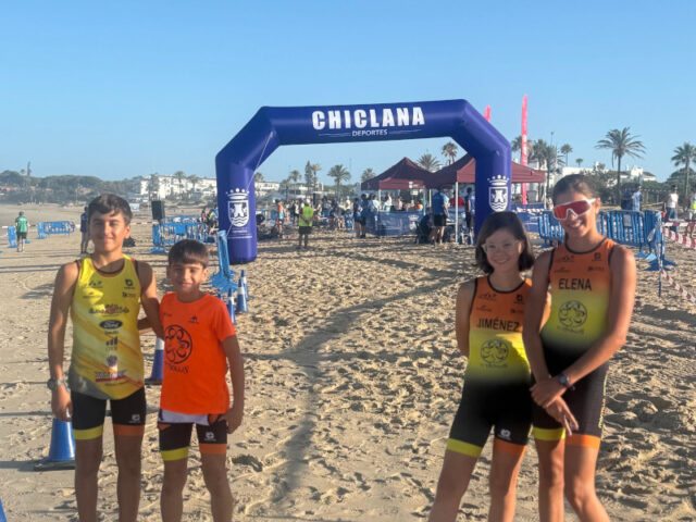 Elena Mesa Campeona andaluza alevín de acuatlón en Chiclana