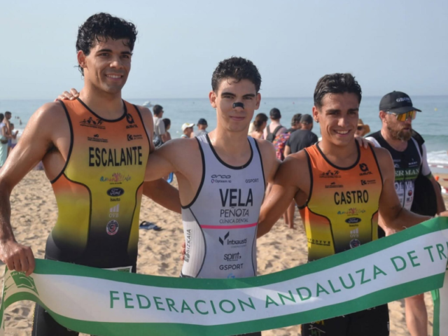 Sobresaliente actuación del montilla córdoba triatlón en el campeonato de andalucía de acuatlón en Chiclana