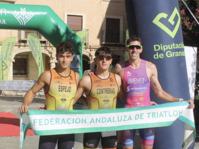 Primera y tercera posición en el triatlón Ciudad de guadix