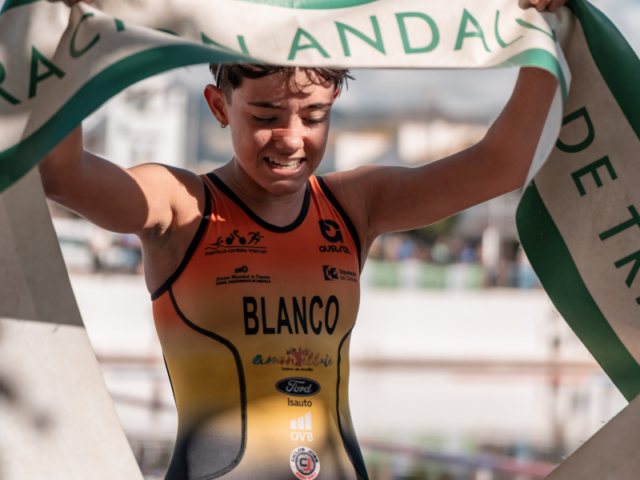 Cinco medallas en el triatlón de menores de Tíjola