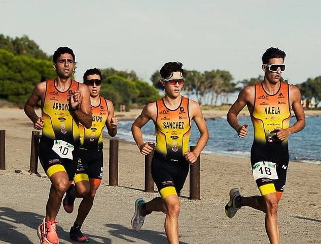 El equipo masculino se proclama campeón en el triatlón contrarreloj de Palomares